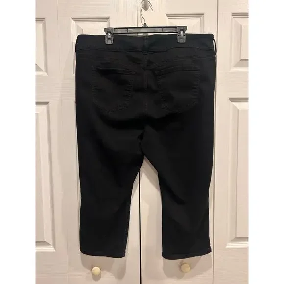 Torrid Black Crop Jegging Size 22 - Picture 7 of 10